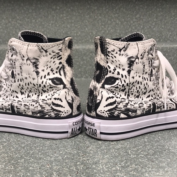 Converse Shoes - Black and white abstract converse